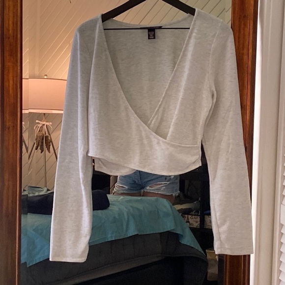 Victoria's Secret Tops - Victorias Secret crop faux wrap workout top sz XL NWOT